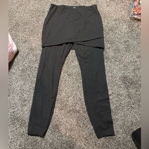 CAbi M’Leggings skirted leggings, charcoal gray polyester color